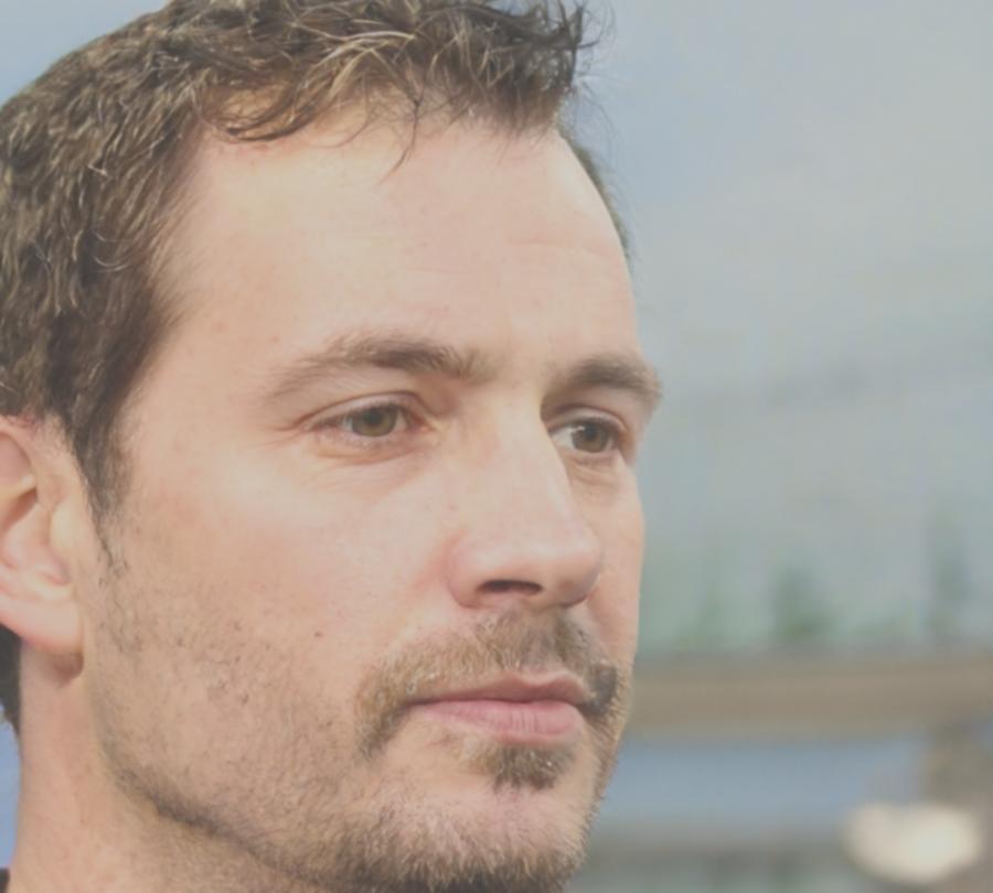 Expert în analiză financiară și consultanță de afaceri